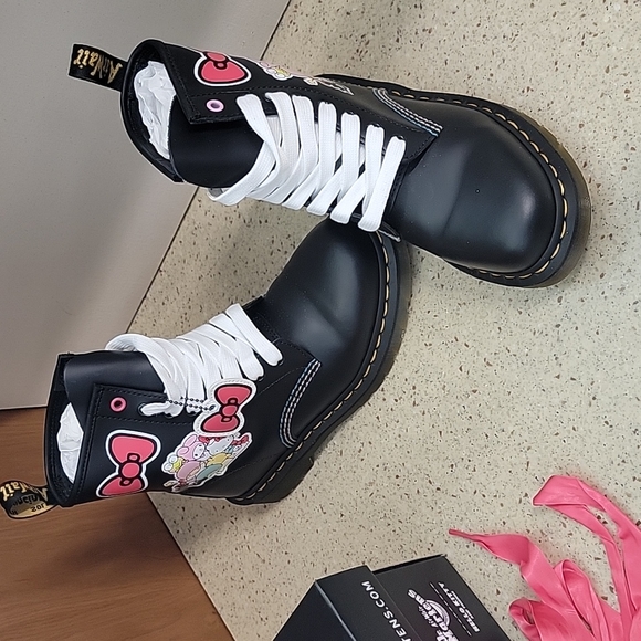 Limited Edition Dr. Martens 1460 Hello Kitty & Friends Boots - Picture 3 of 6